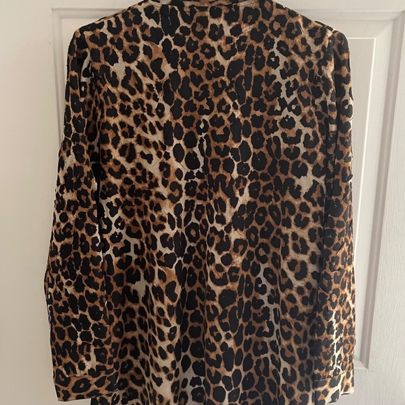 CHICO'S Leopard print blouse Chico’s size 1 - Picture 6 of 12